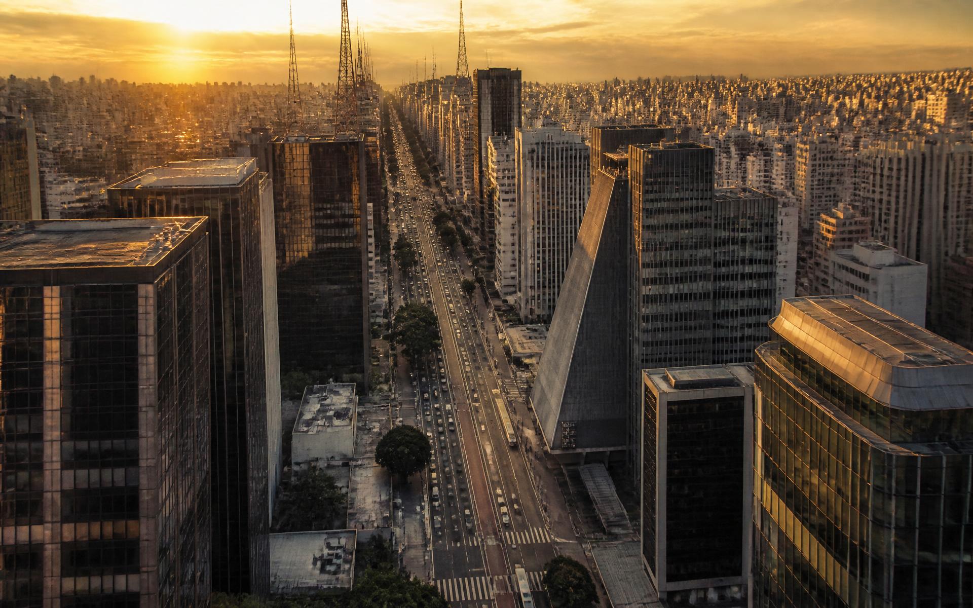 Vista aérea de São Paulo ao entardecer